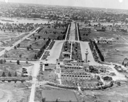 Aerial view along Snell Isle Blvd in 1926. Sunset Golf Club and entrance drive in foreground. P00019